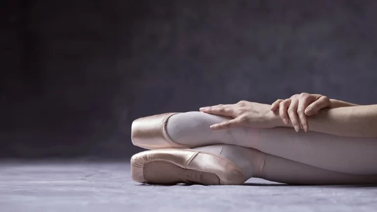 Explore the best professional ballet pointe shoes for serious dancers, designed for exceptional support, balance, comfort, and durability